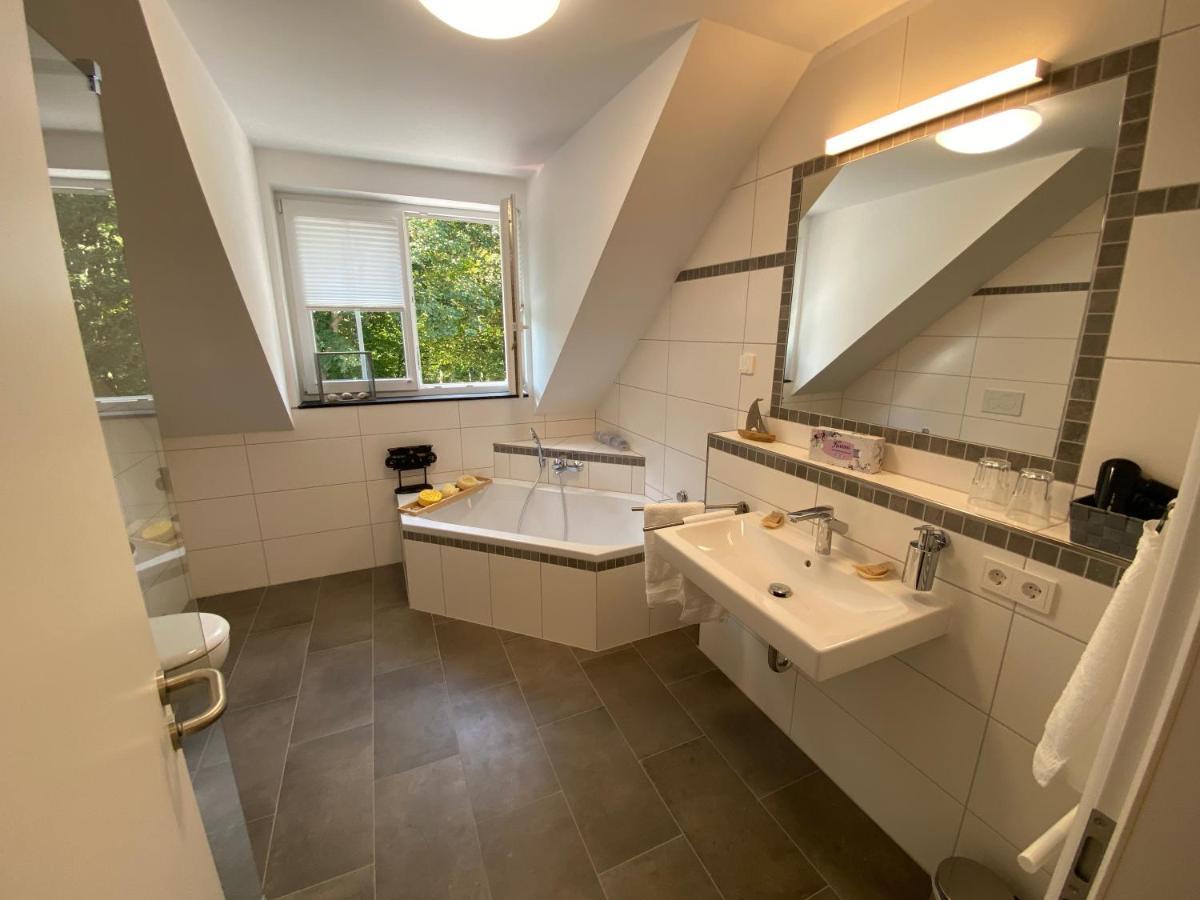 Waldhotel Am Jaeger Wesel  Bagian luar foto
